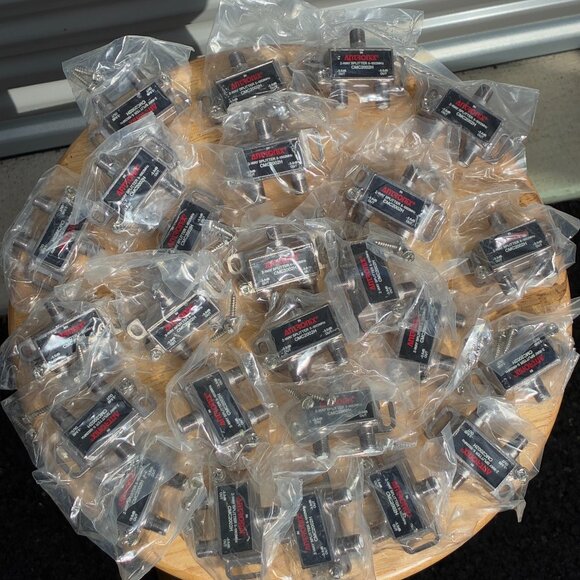 Box of 25 Antronix CMC2002H High Performance 2-Way Coax Cable Splitter 5-1002MHz - Picture 1 of 3
